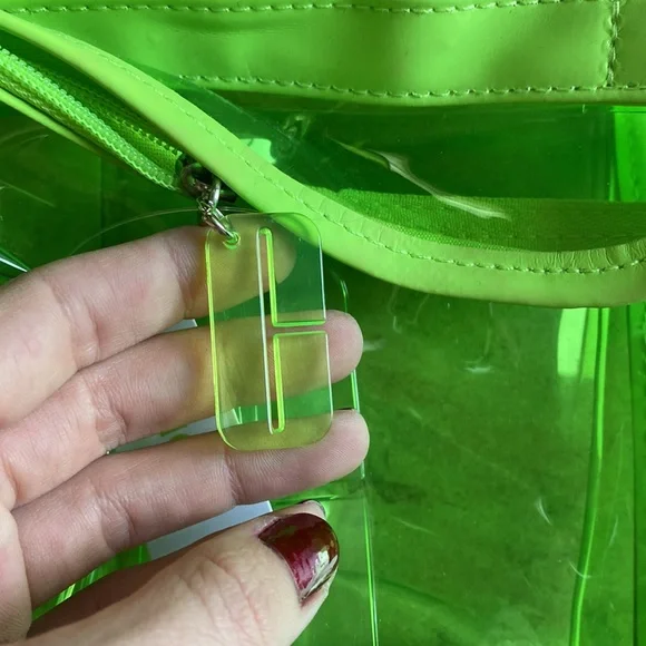 Clinique NWT Neon/Lime Green Cosmetics Bag - Picture 8 of 9